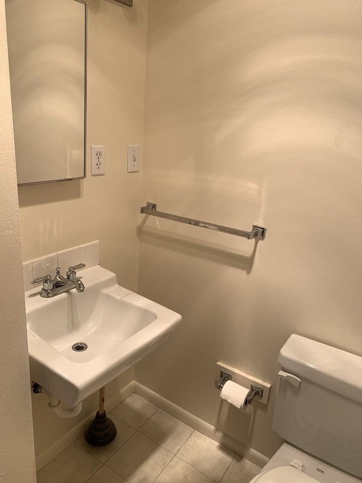 5600 White House Apartments LLC - Photo 2 of 12