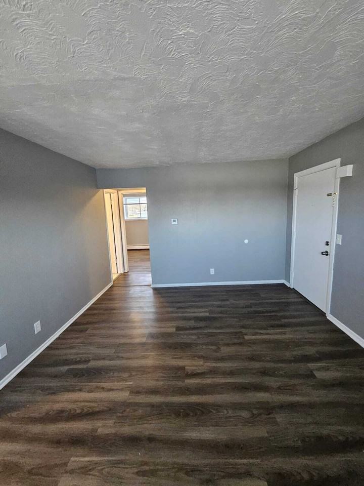 4640 Oberlin Avenue - Photo 3 of 15
