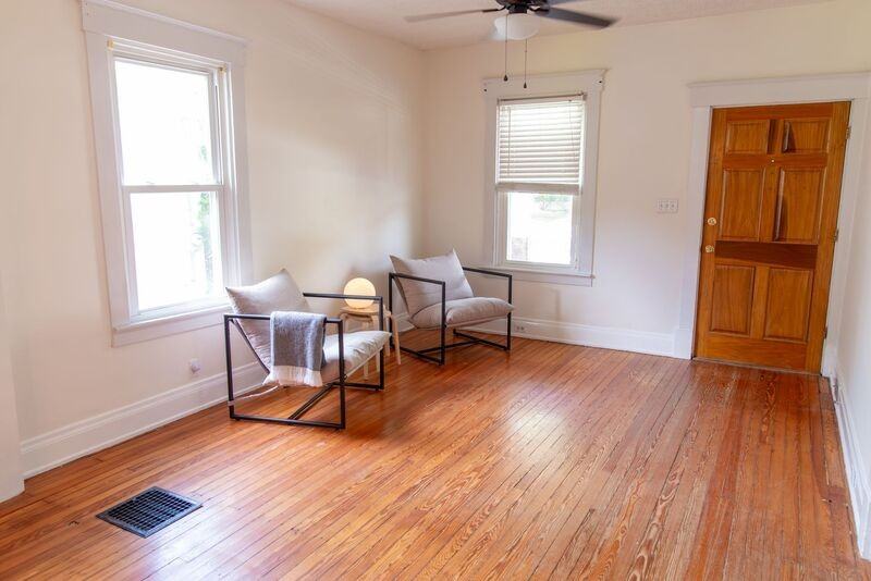 6903 Cambridge Ave - Photo 3 of 27