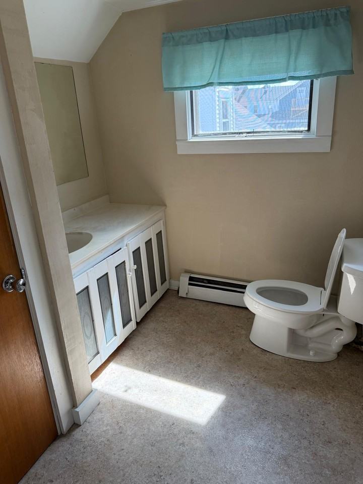 708 Union - Photo 3 of 4