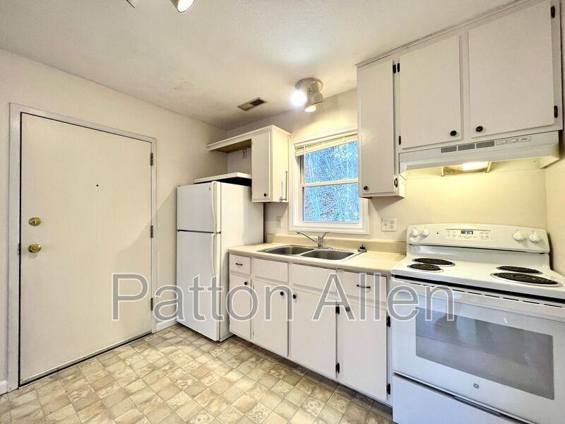 109 Citadel Dr #210 - Photo 4 of 14