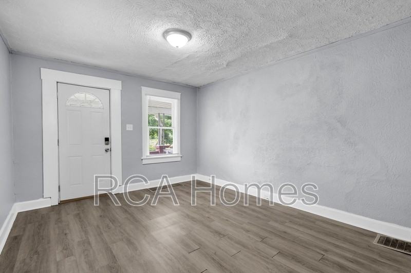 1358 N Gale St - Photo 2 of 10