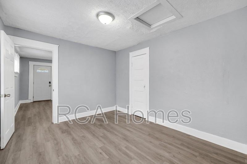 1358 N Gale St - Photo 4 of 10