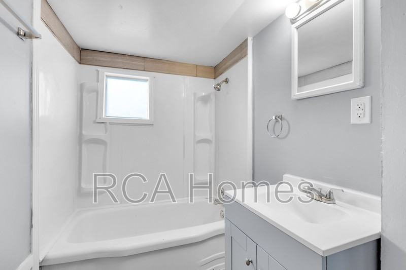 1358 N Gale St - Photo 7 of 9
