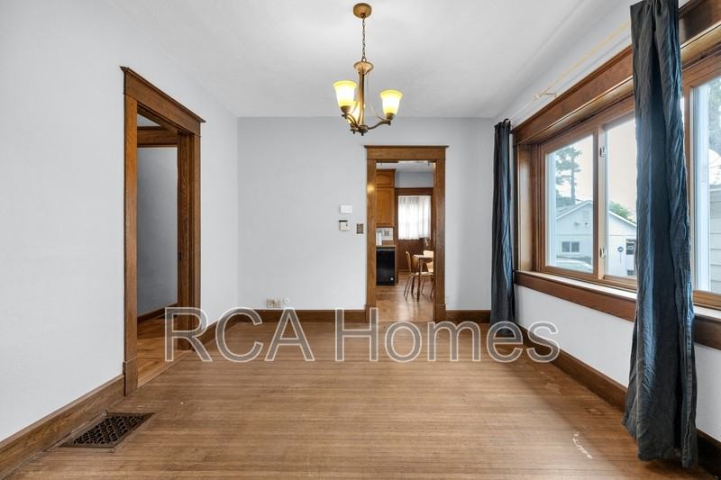 321 N Gray St - Photo 5 of 15