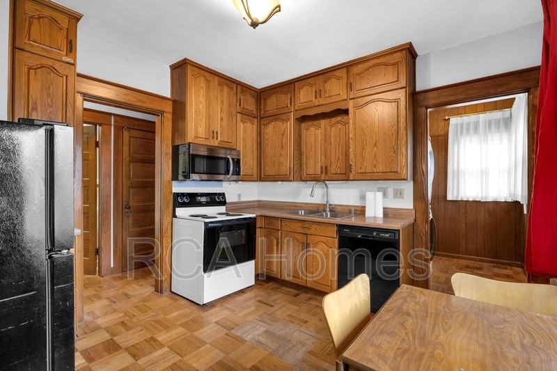 321 N Gray St - Photo 6 of 15