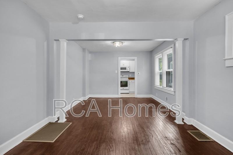 2449 Wheeler St - Photo 2 of 10