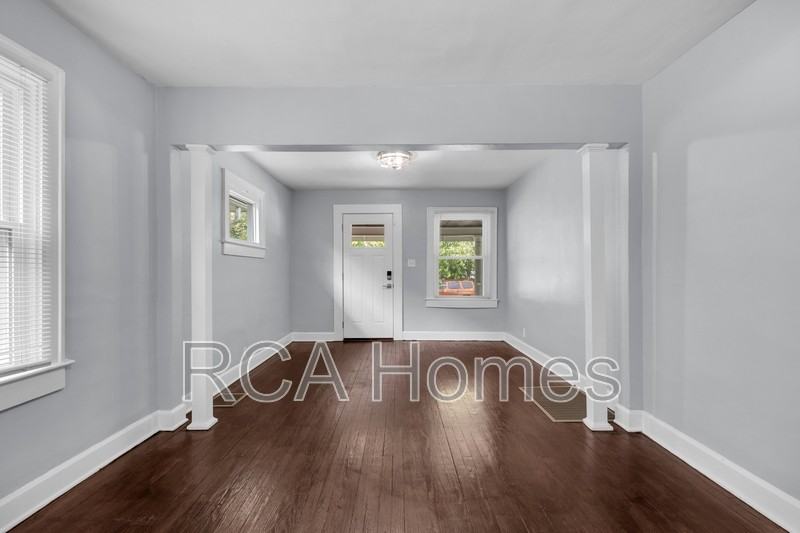 2449 Wheeler St - Photo 3 of 10