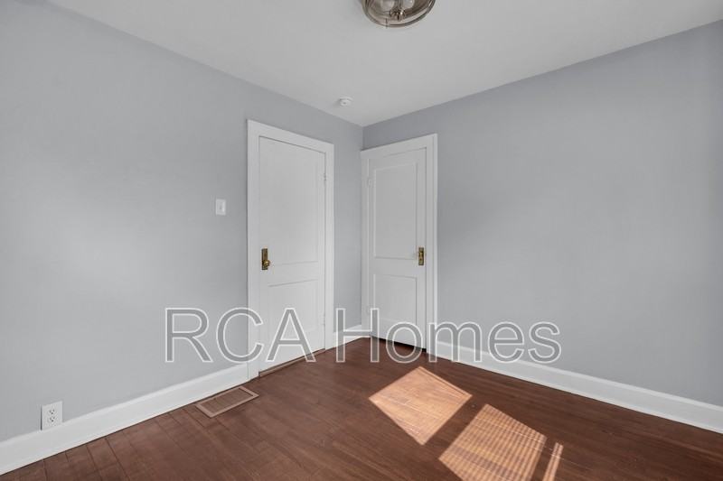 2449 Wheeler St - Photo 5 of 10