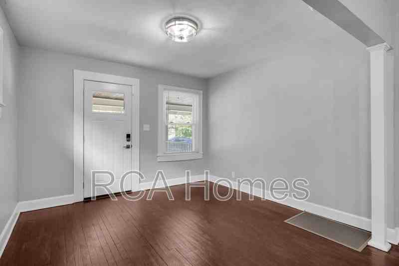 2449 Wheeler St - Photo 6 of 10
