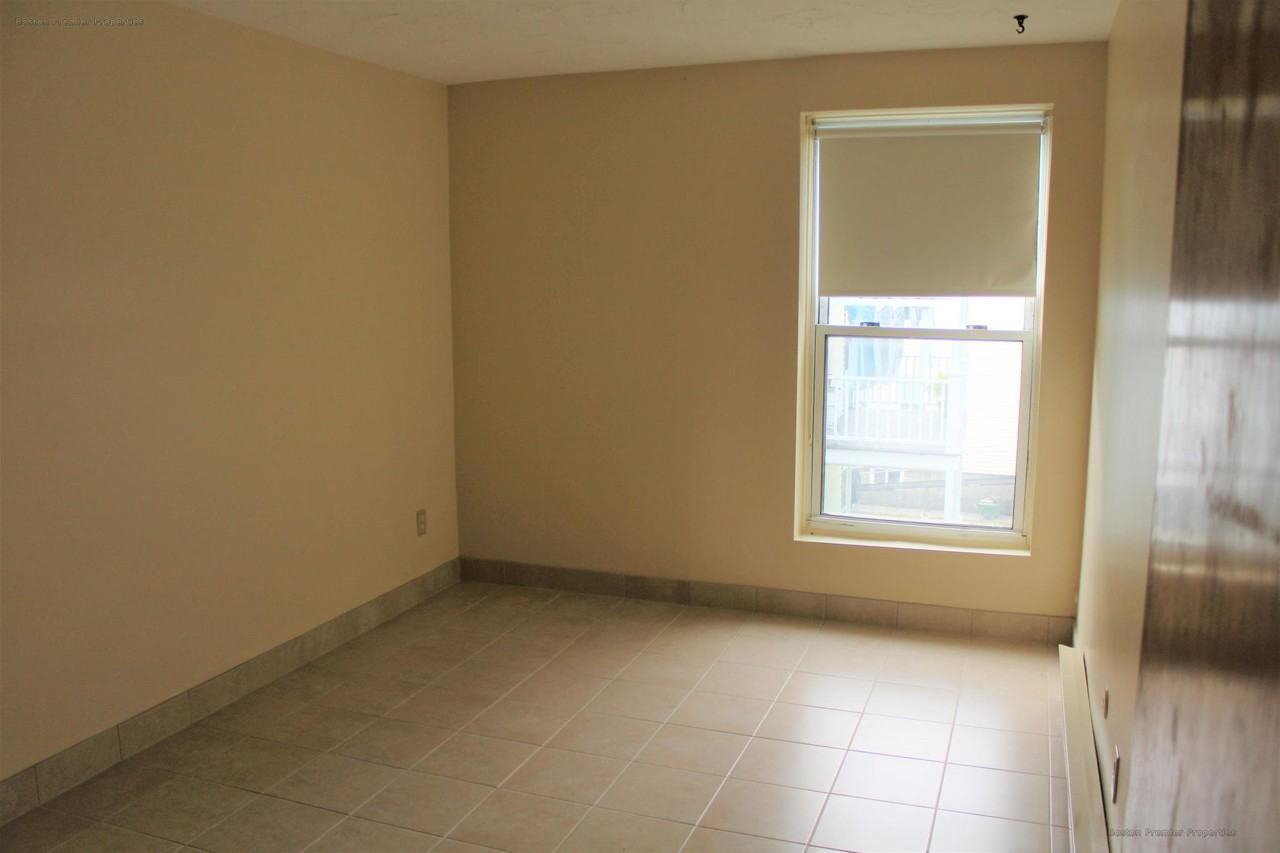 Main St #14 - Photo 4 of 7