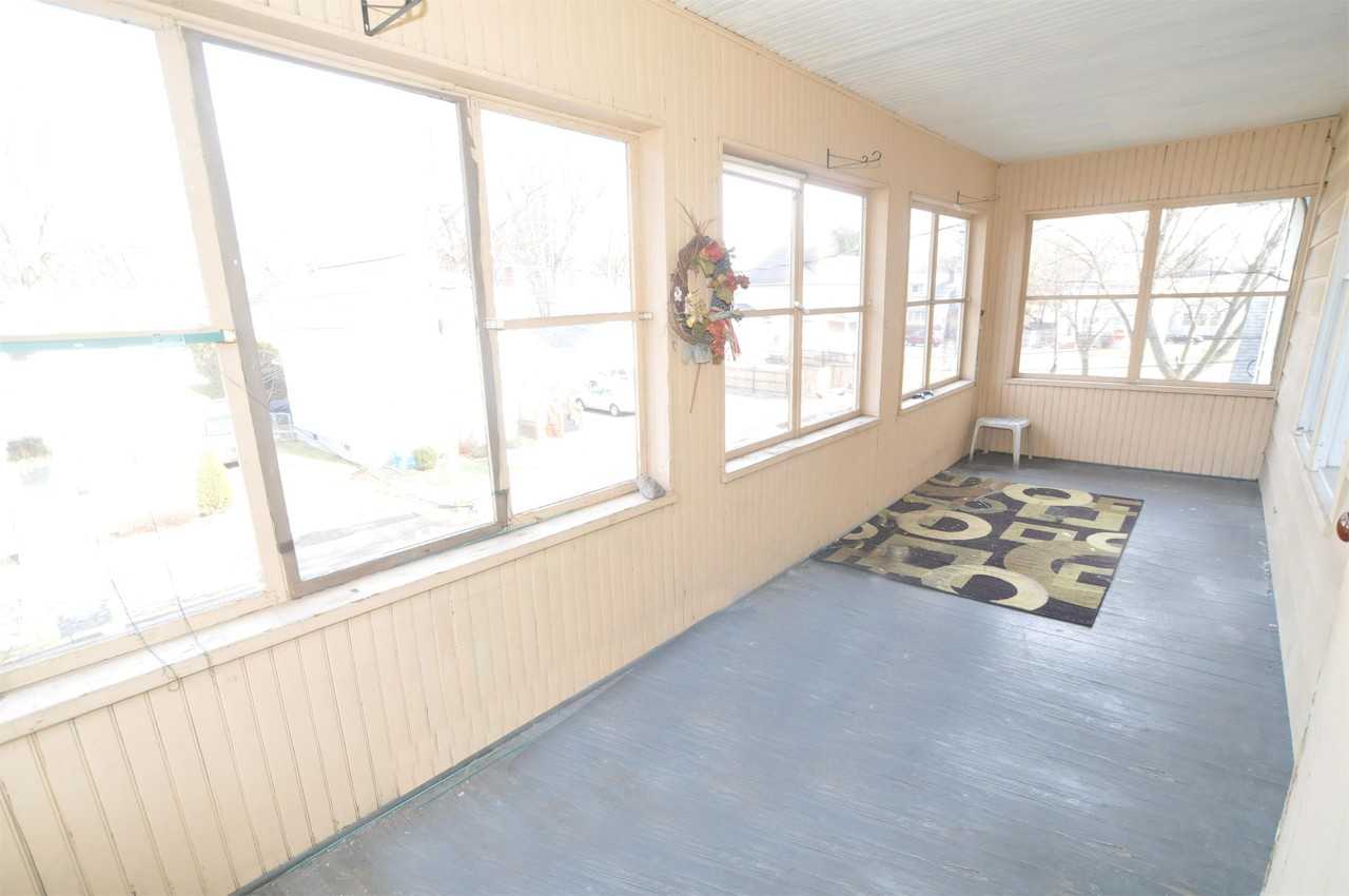 407 Sanders Ave - Photo 6 of 9