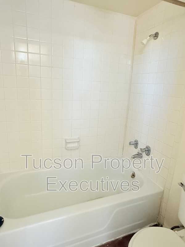 20 N Leonora Ave - Photo 3 of 12