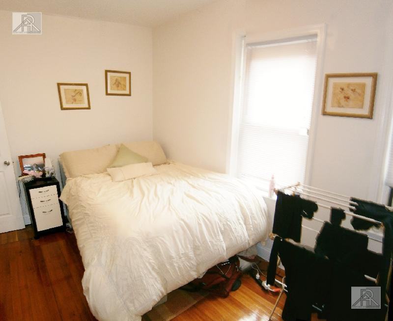 1480 Beacon St #33 - Photo 4 of 12