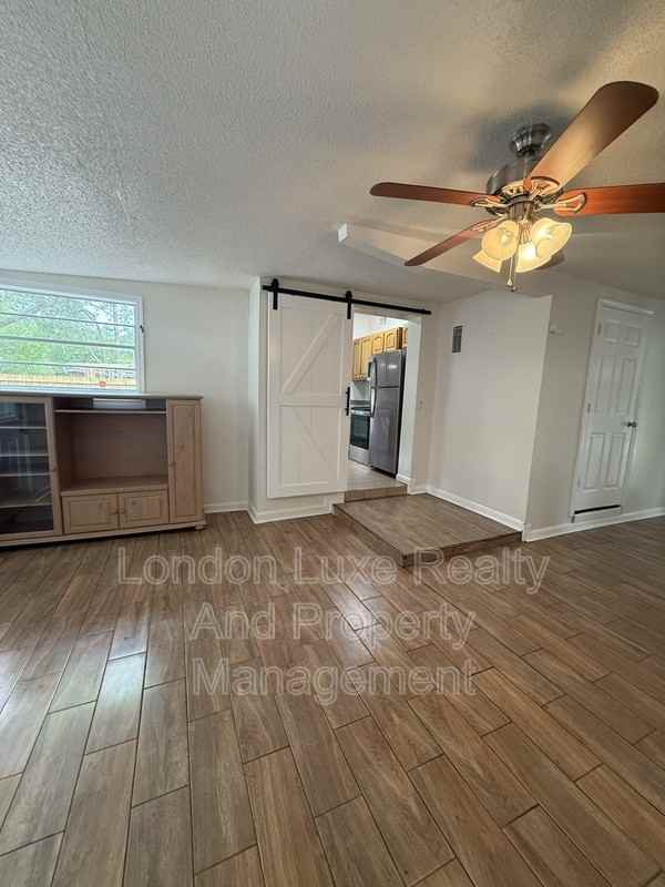 909 La Marche Dr - Photo 7 of 19