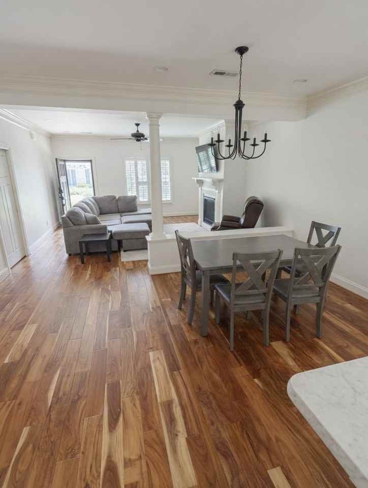 211 Meridian St - Photo 2 of 18