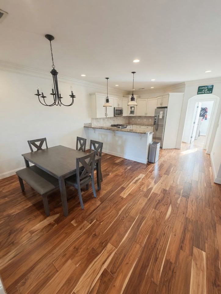 211 Meridian St - Photo 3 of 18