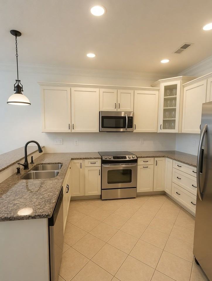 211 Meridian St - Photo 5 of 18