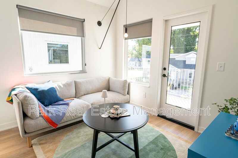 901 E Edenton St #10 - Photo 5 of 29