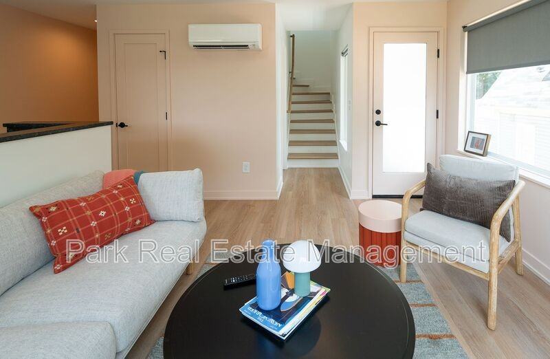 901 E Edenton St #04 - Photo 4 of 20