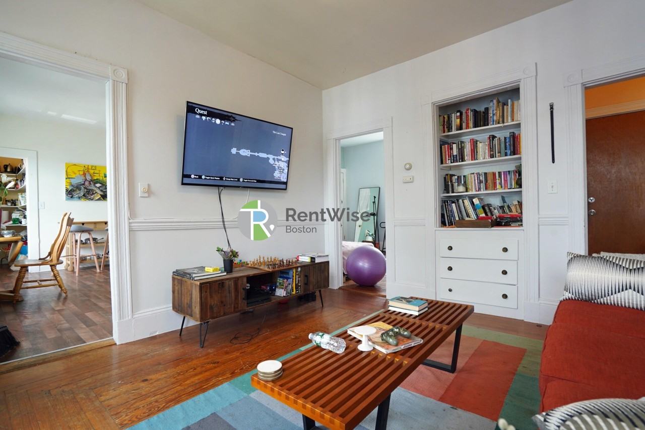 54 Woodlawn St #3 - Photo 2 of 32
