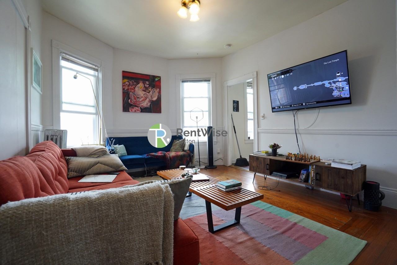 54 Woodlawn St #3 - Photo 3 of 32
