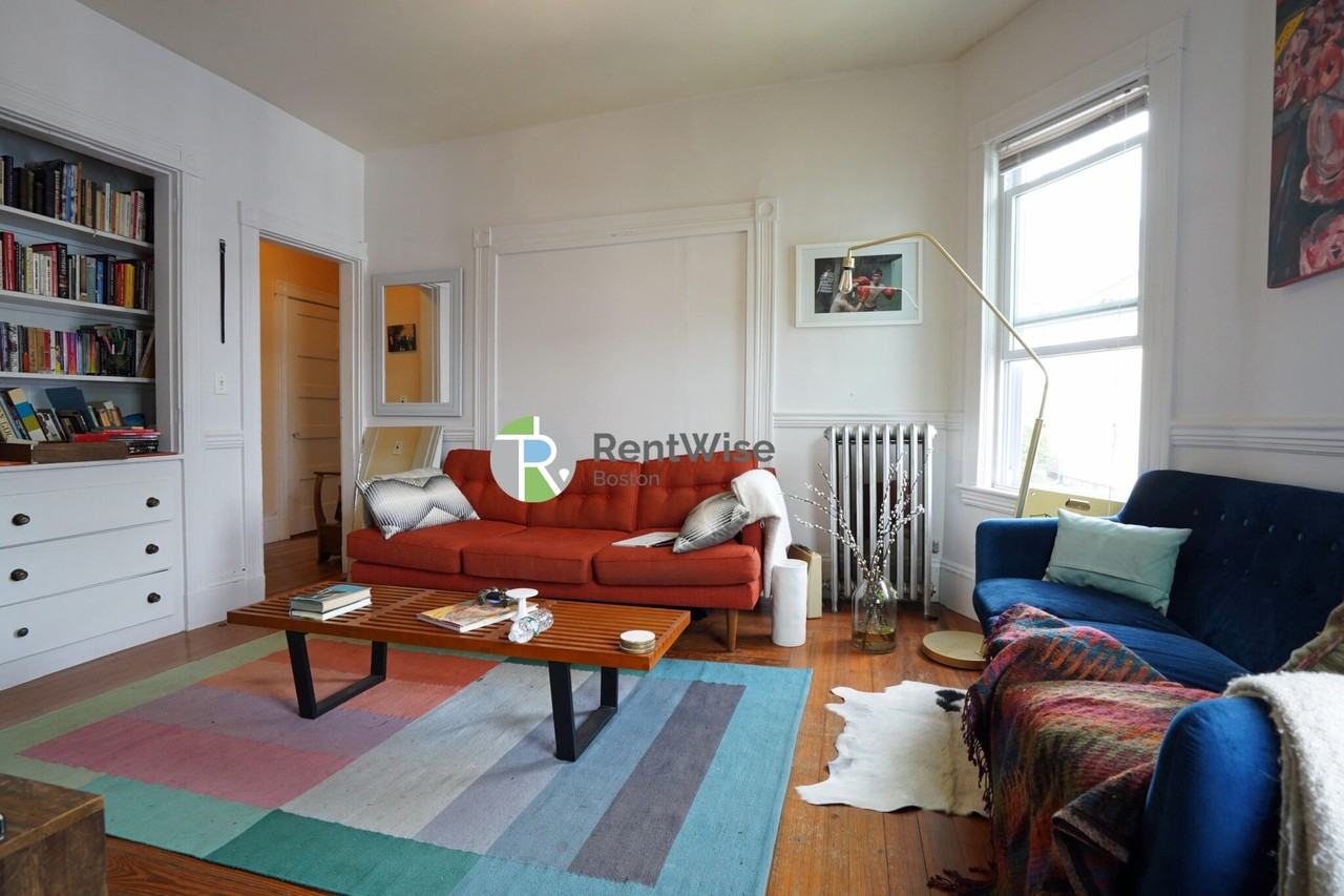 54 Woodlawn St #3 - Photo 5 of 32