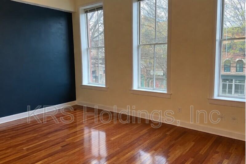 123 E Broad St - Photo 2 of 8