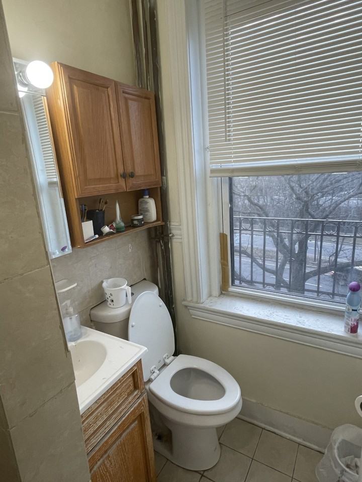 352 Riverway - Photo 2 of 13