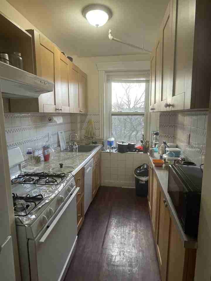 352 Riverway - Photo 3 of 13