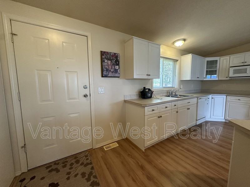 9481 Winchester Rd - Photo 6 of 24