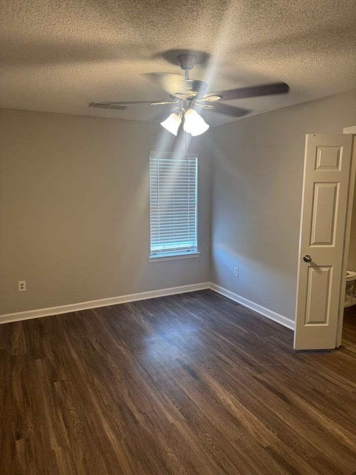 7043 Gleneagles Dr - Photo 2 of 11