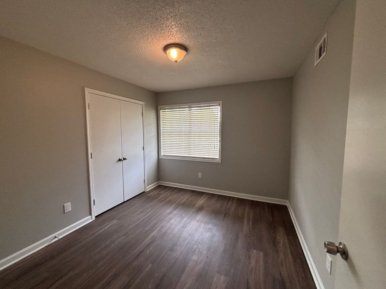 3989 Battlefield Dr - Photo 2 of 12