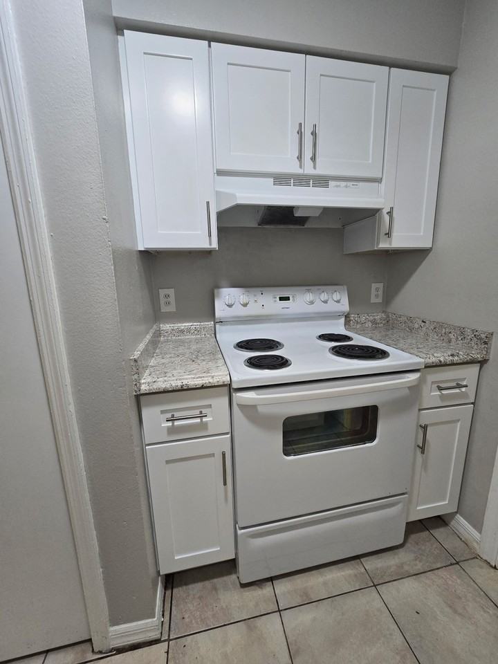2212 Florida Drive #2 - Photo 4 of 10