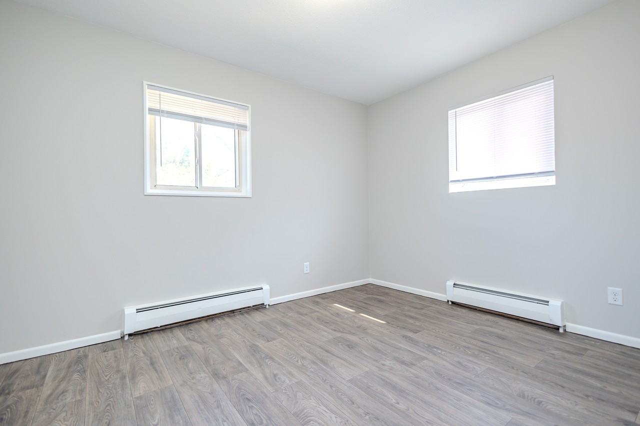 213 Northwest College Avenue - Photo 7 of 10