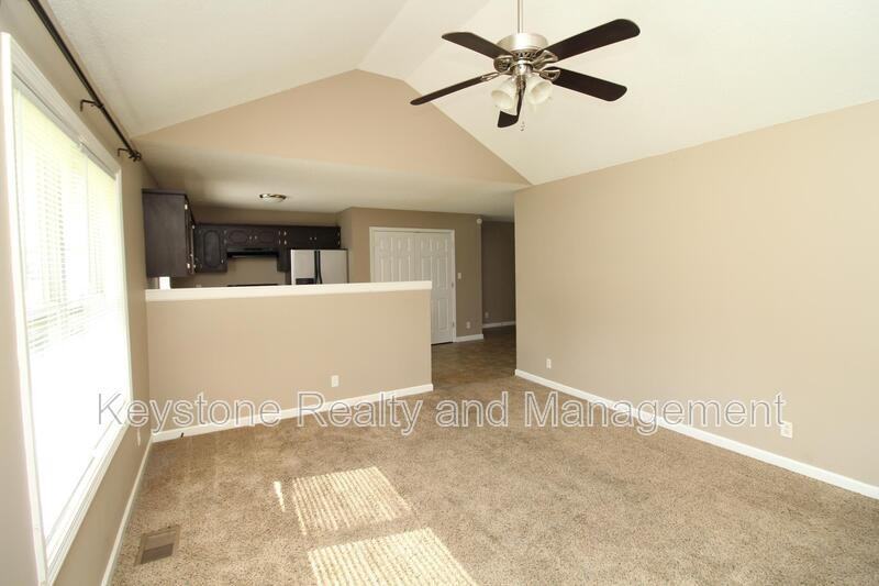 1920 Timberline Cir - Photo 2 of 9