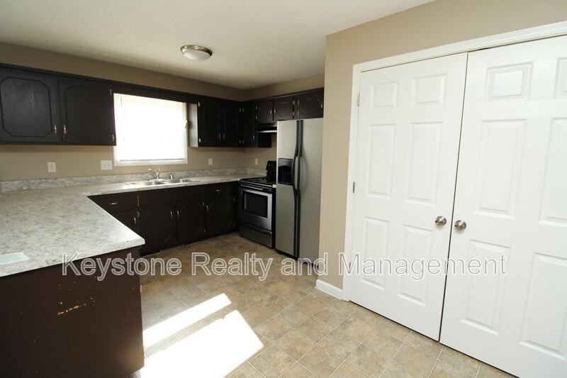 1920 Timberline Cir - Photo 3 of 9