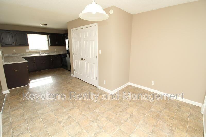 1920 Timberline Cir - Photo 4 of 9