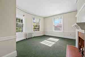 featured image of 7 Oak St