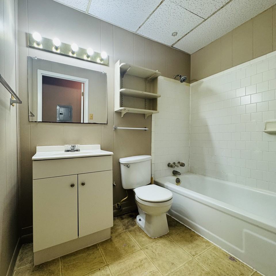 1122 Dallas St - Photo 6 of 19
