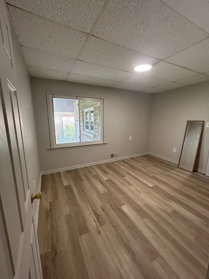 834 North Leroy Street - Photo 2 of 6