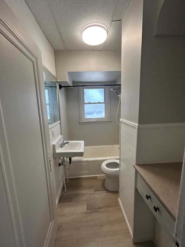 834 North Leroy Street - Photo 3 of 6