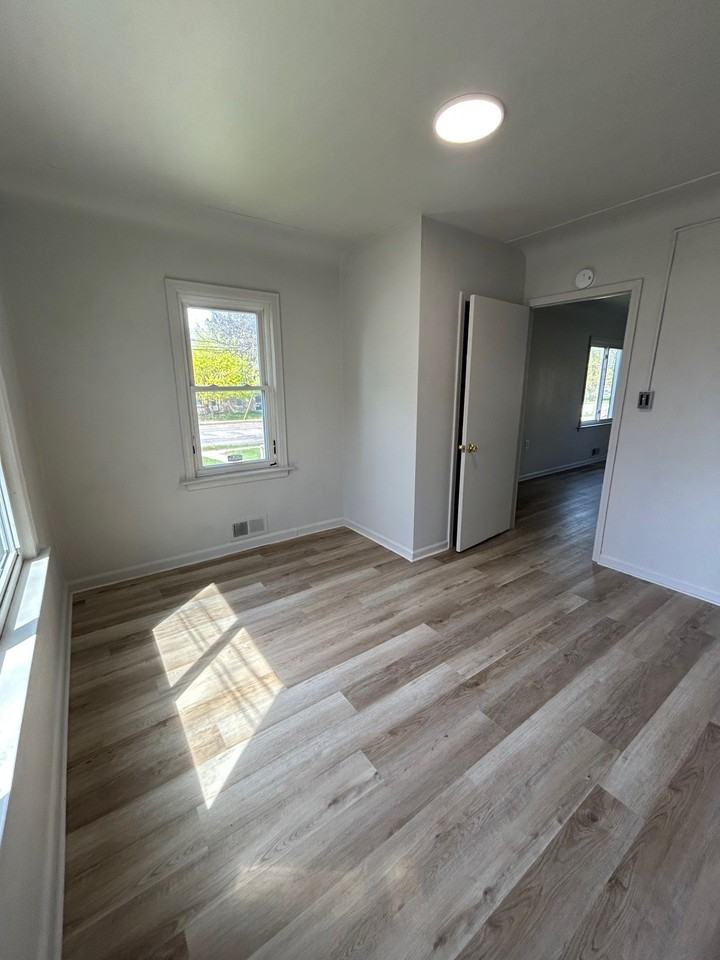 834 North Leroy Street - Photo 6 of 6