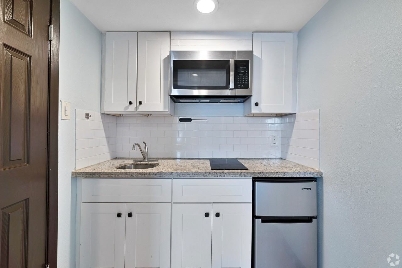 2617 Napoleon Street - Photo 4 of 8