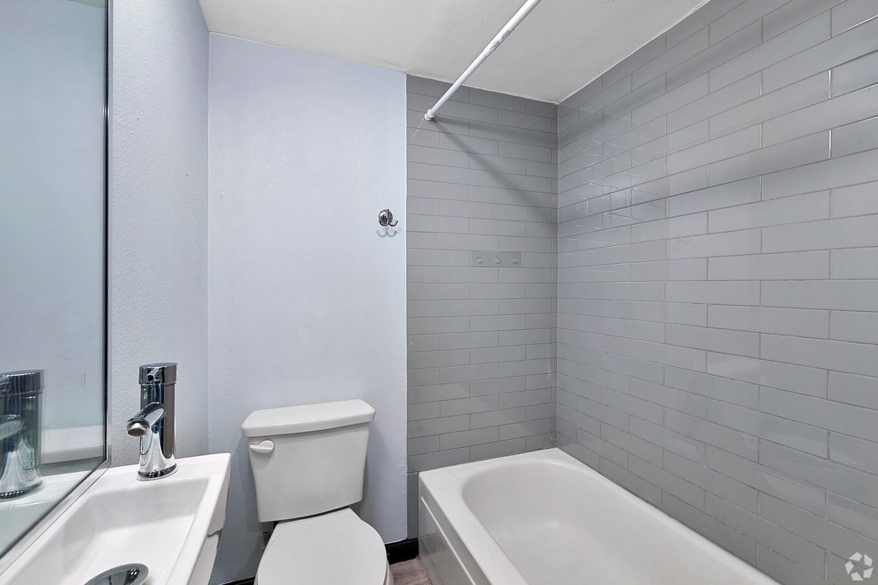 2617 Napoleon Street - Photo 5 of 8