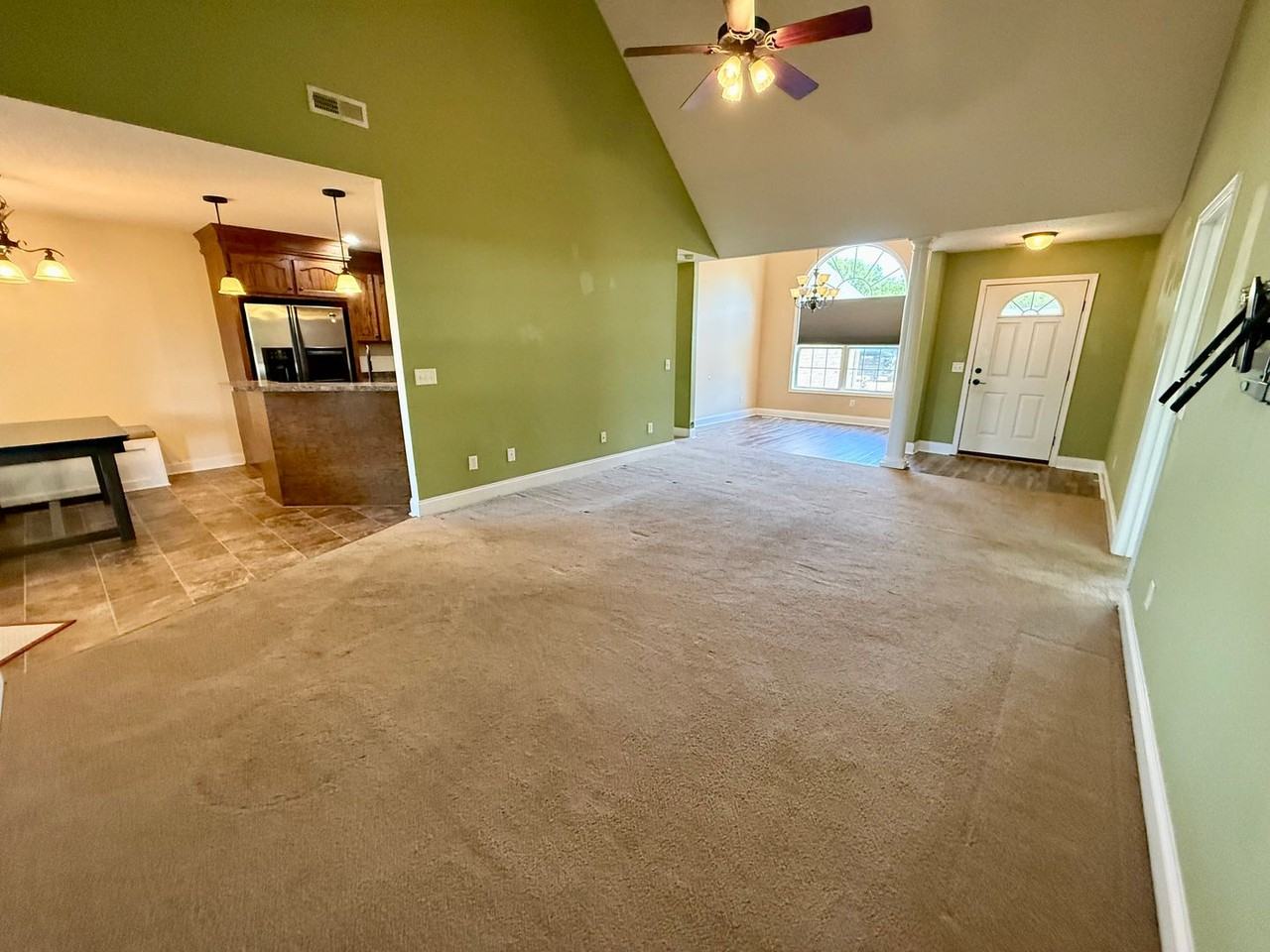 1820 Canberra Dr - Photo 2 of 13