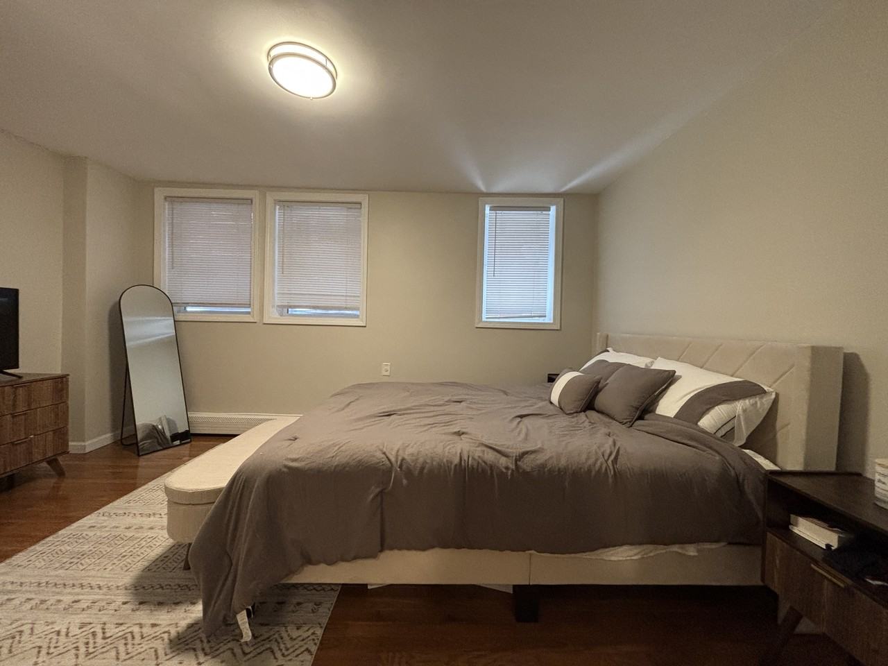 52 Irving St #B - Photo 5 of 10