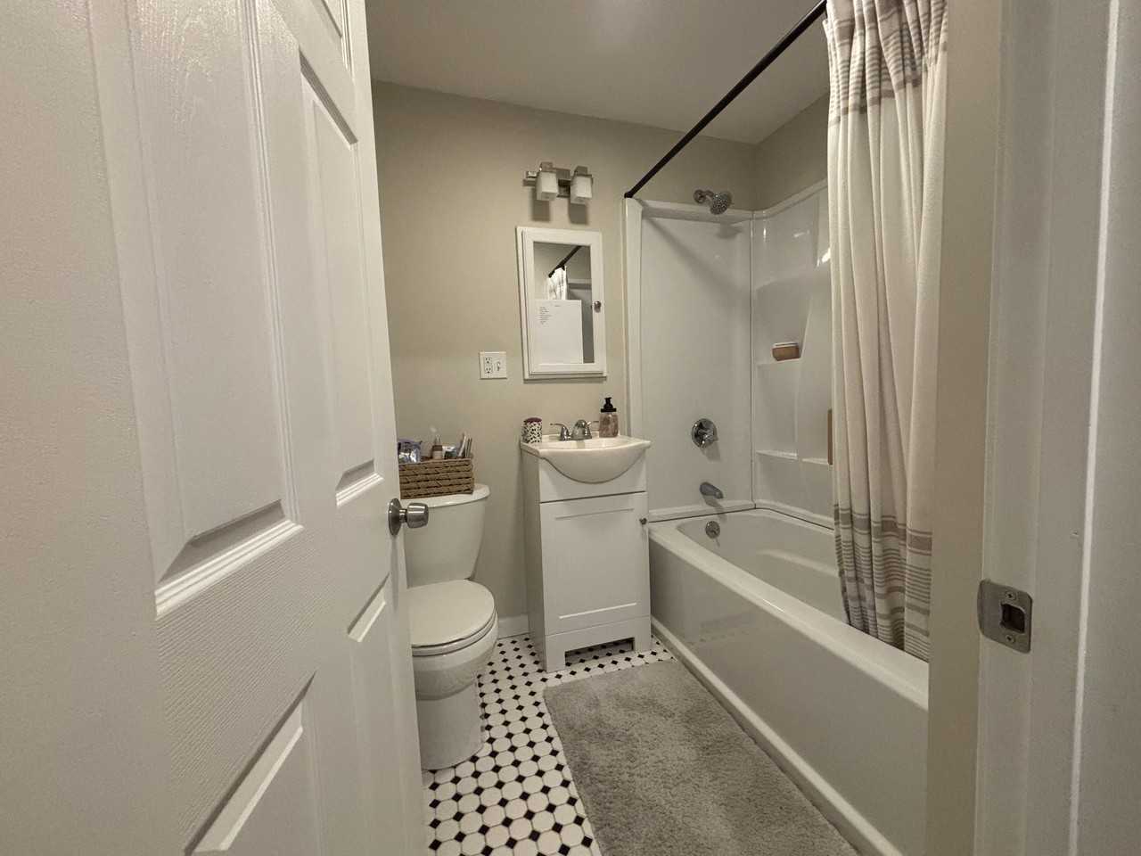 52 Irving St #B - Photo 6 of 10