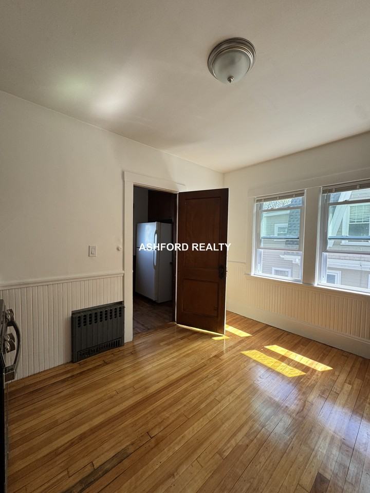 Commonwealth Rd #2 - Photo 7 of 11