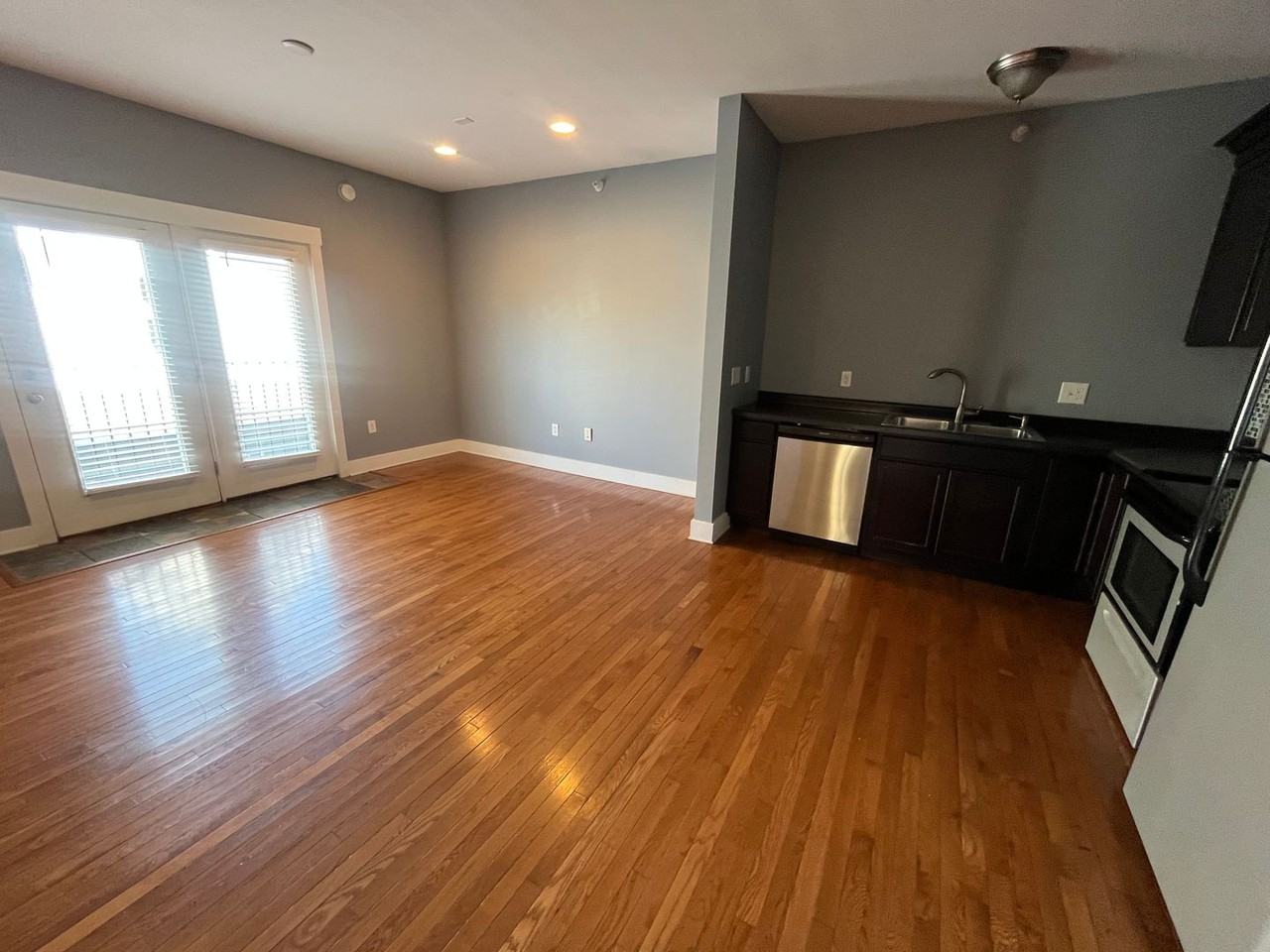 703 N. Walnut St. - Photo 4 of 11
